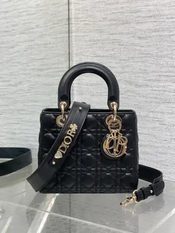 Lady Di Four-Panel Series Replica Dior womens bags