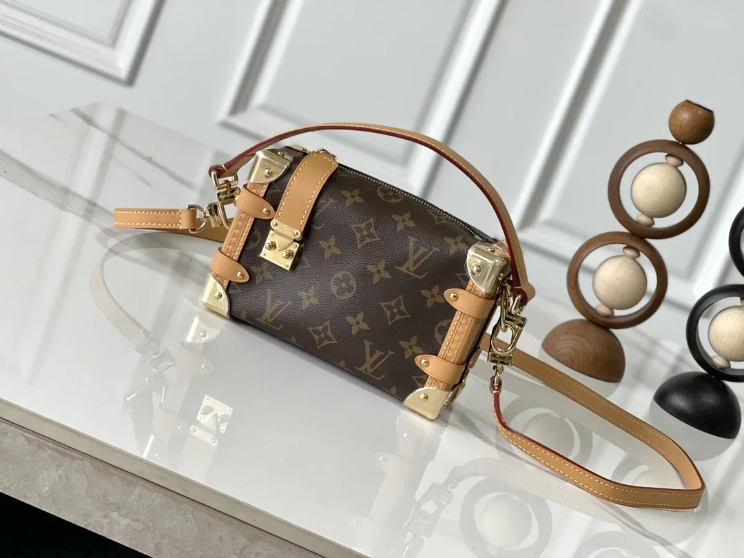 Louis Vuitton M46815 Monogram Leather, 2023 Early Spring Cruise Collection