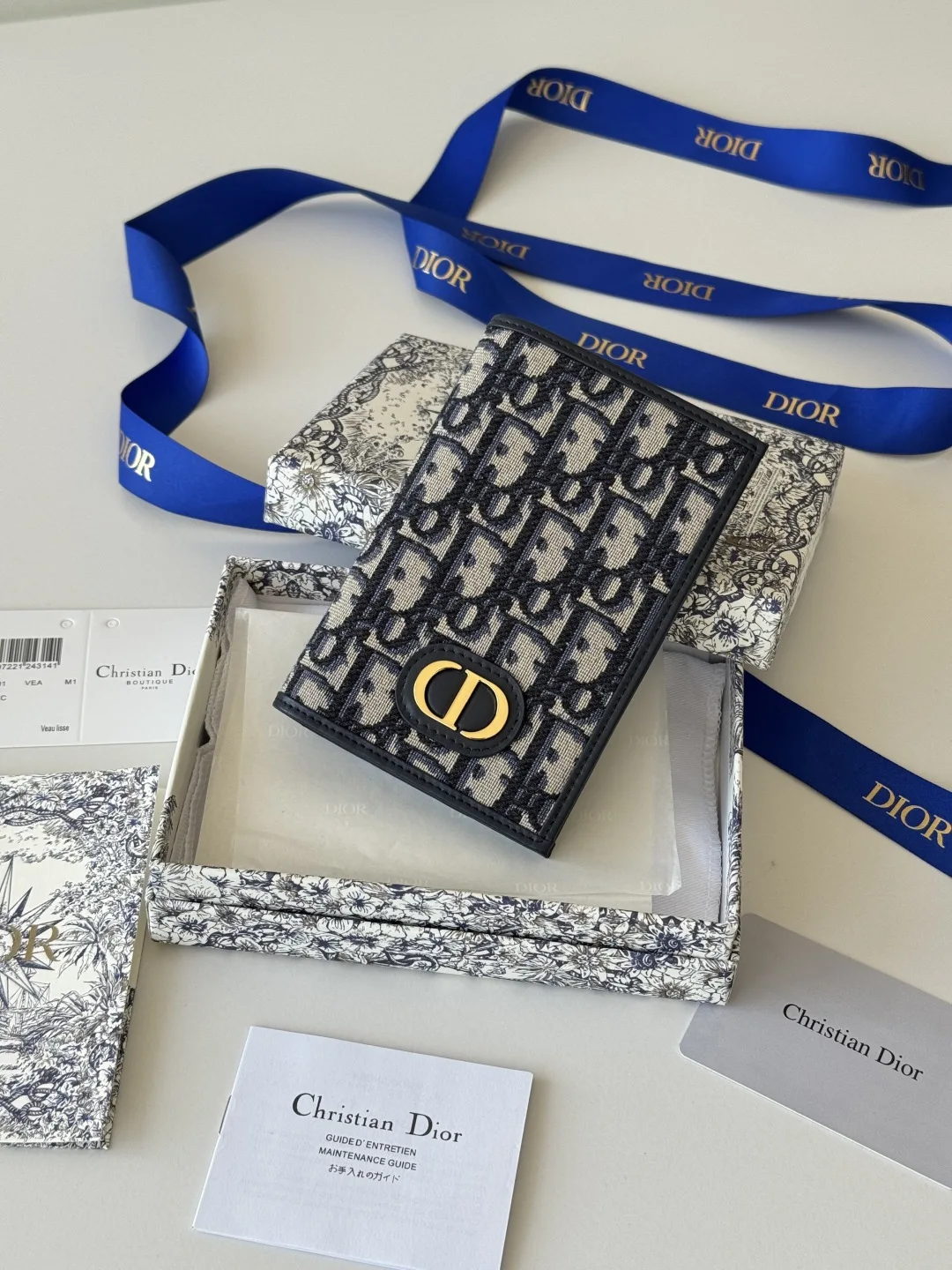 Dior S2353 Oblique Print Embossed Logo Bifold Passport Holder