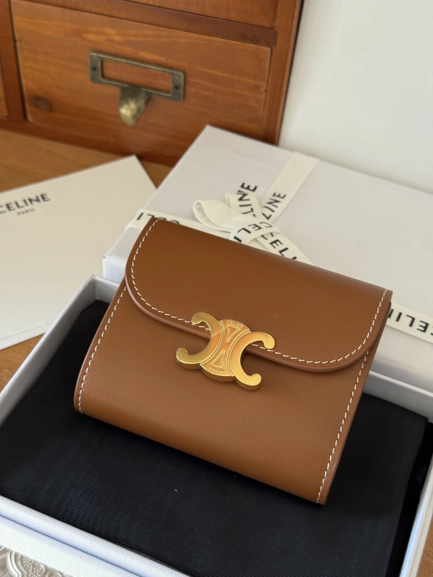 Celine TRIOMPHE Small Leather Flap Bag Wallet Celine TRIOMPHE Small Leather Flap Bag Wallet