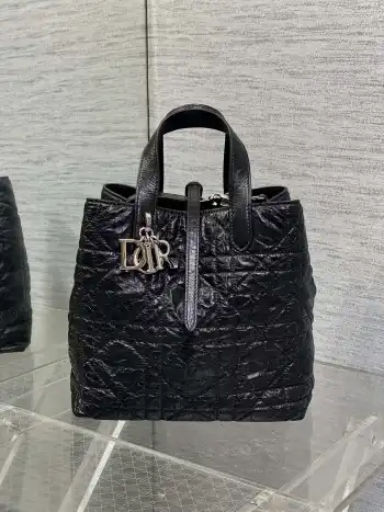 Toujours Vertical Medium Tote Bag in Waxed Leather Replica Dior womens bags