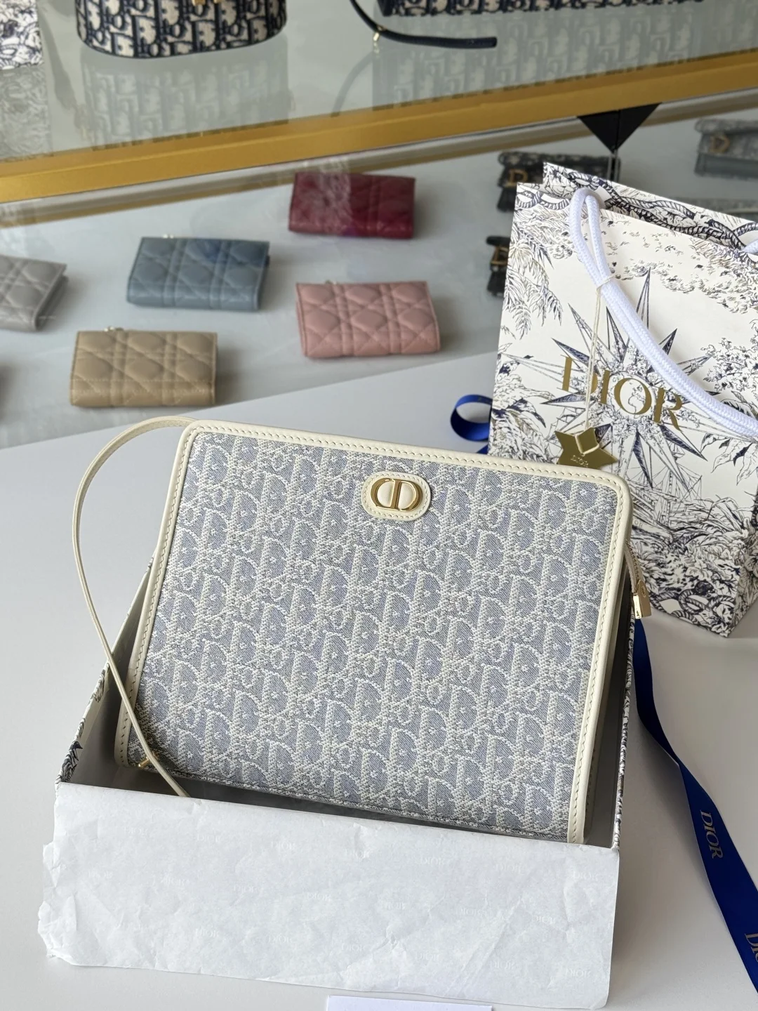 Dior S2107UTZQ-M928-TU Montaigne 30 Clutch Bag