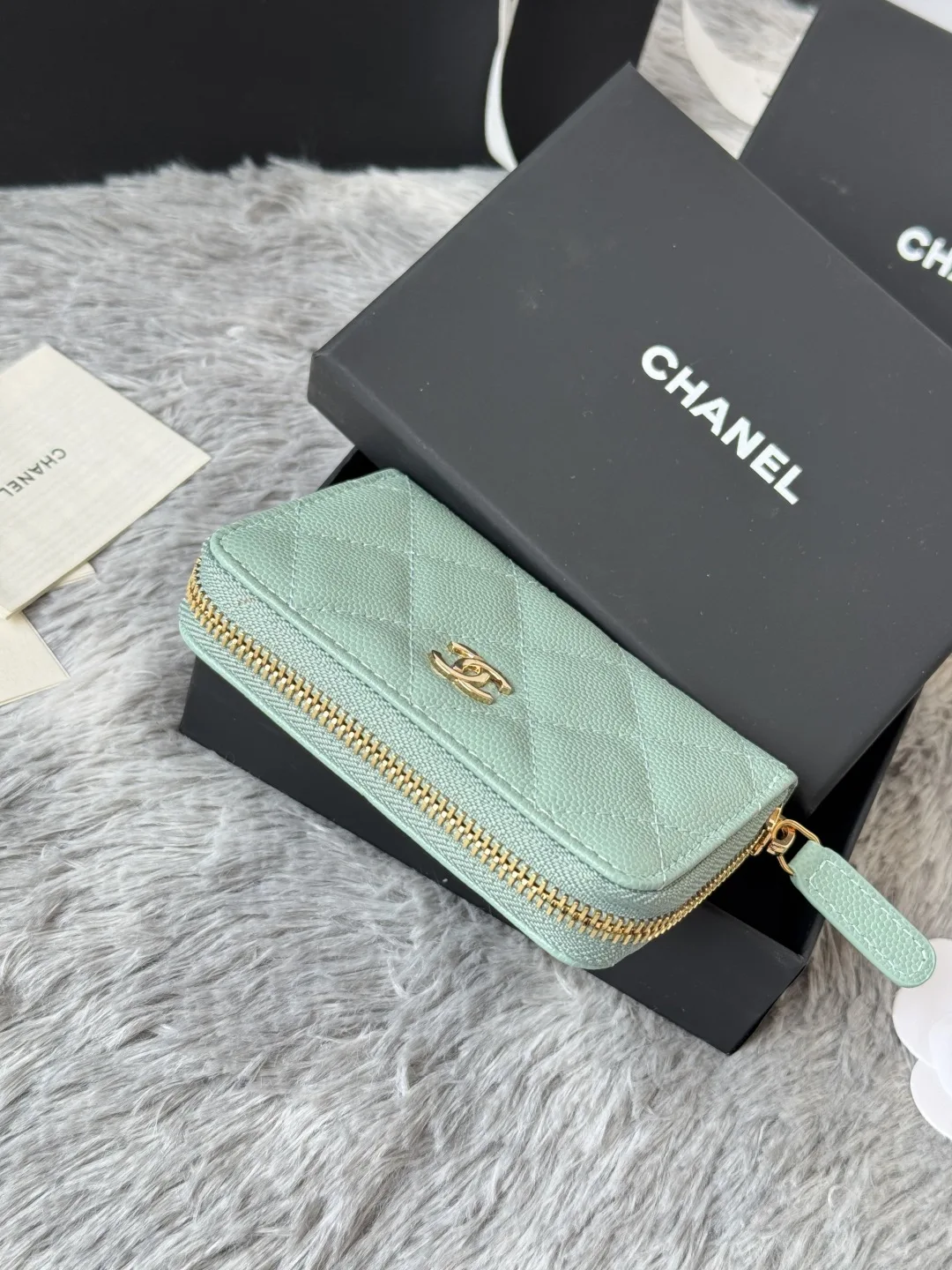 Chanel 69271 Small Zippered Diamond Pattern Coin Purse