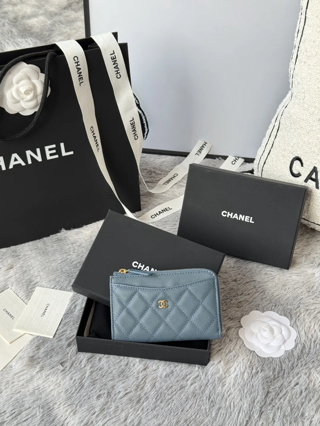 Chanel A3179 2024 7-shaped single pull card holder