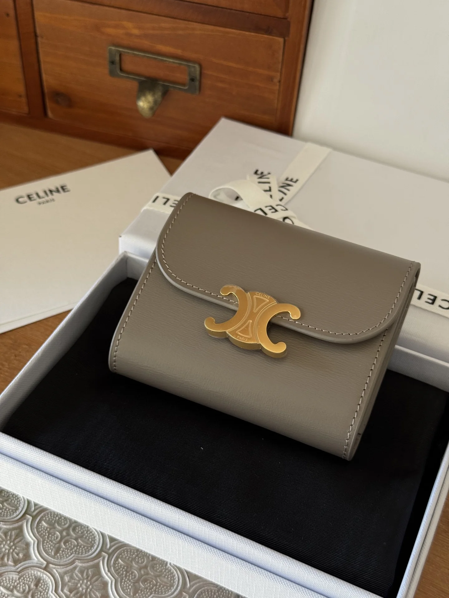 Celine TRIOMPHE Small Leather Flap Bag Wallet Celine TRIOMPHE Small Leather Flap Bag Wallet