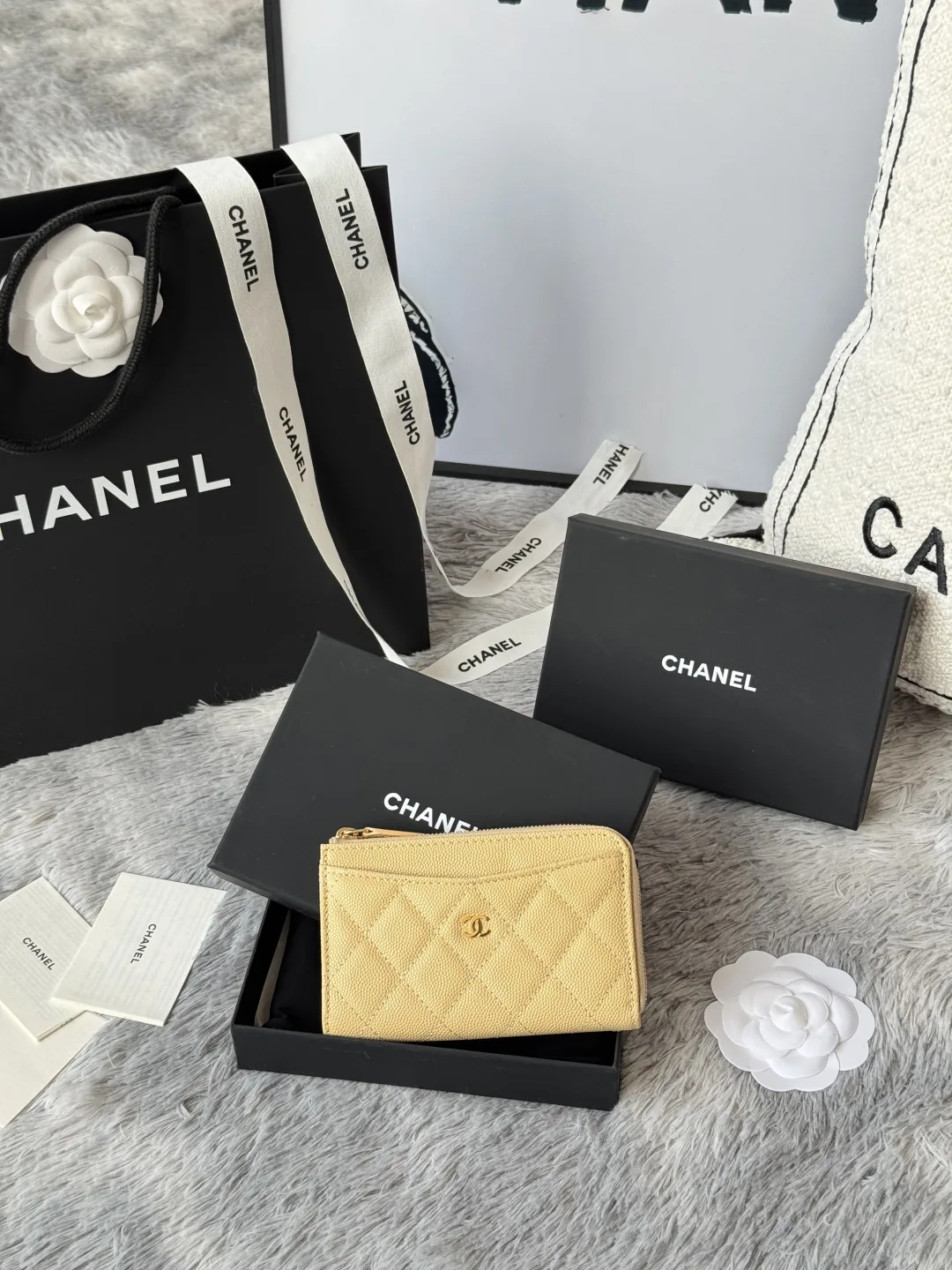 Chanel A3179 2024 7-shaped single pull card holder