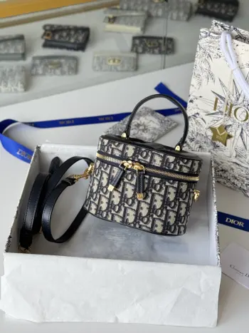 9225 Signature Vanity Case Replica Dior womens bags