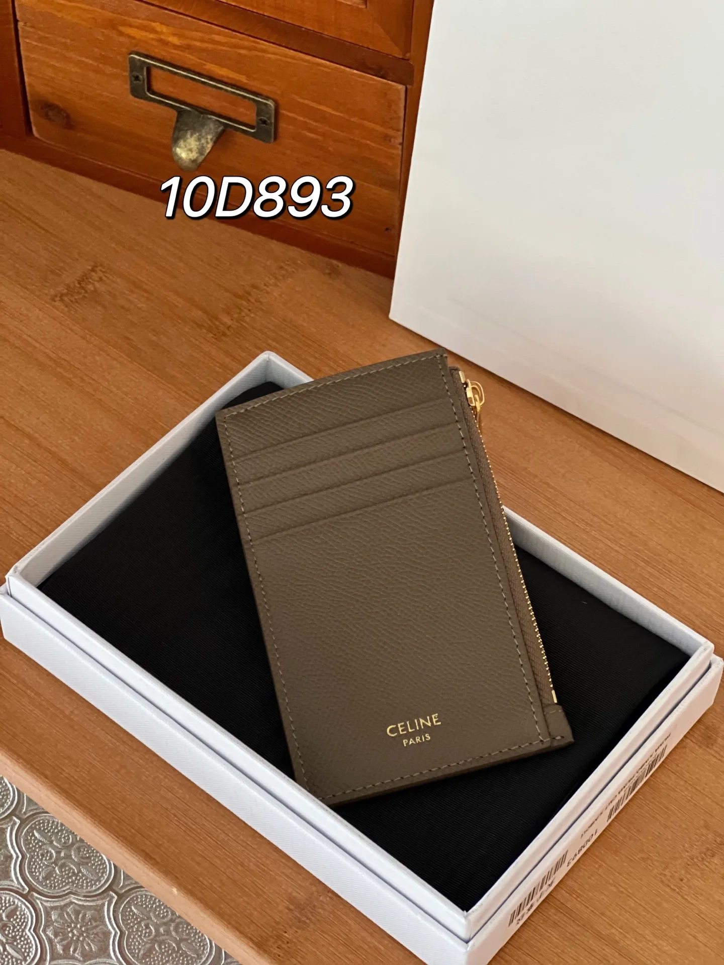 Celine 10D893 ESSENTIALS Zipper Short Card Holder Celine 10D893 ESSENTIALS Zipper Short Card Holder