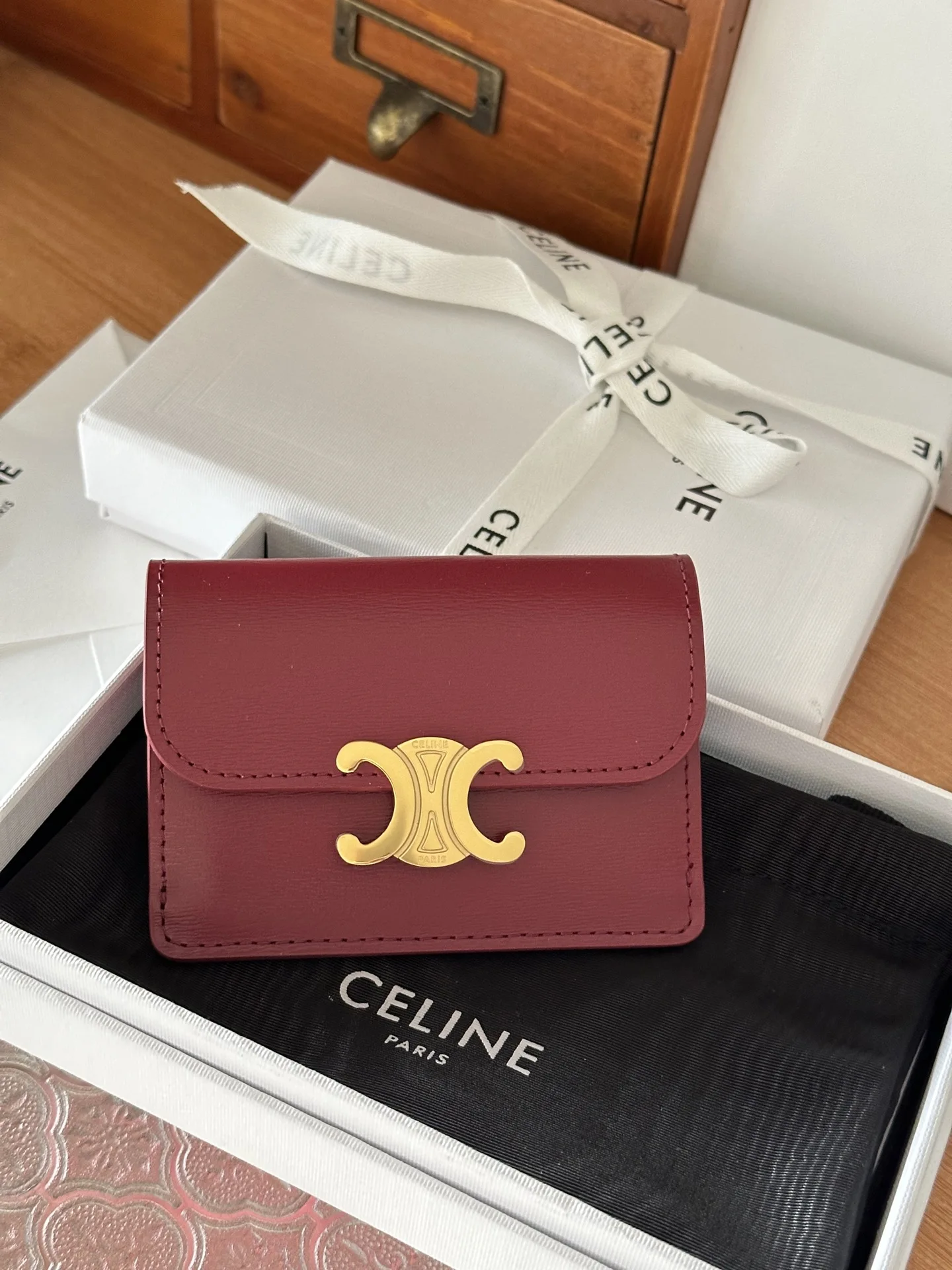 Celine 10I5834 TRIOMPHE Shiny Calfskin Flap Card Holder