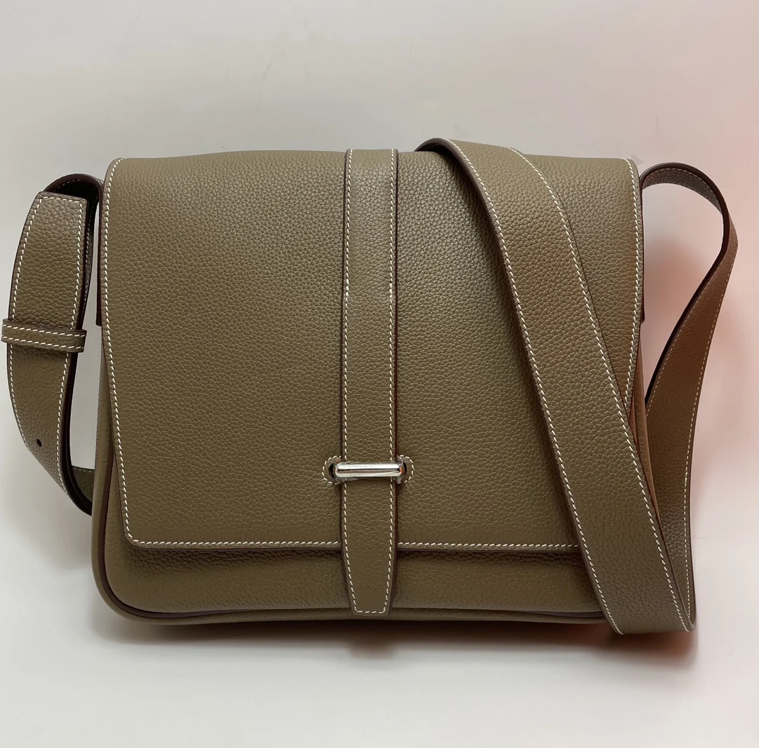 Hermes Steve Light Junior Messenger Bag Crossbody Bag 27cm Men s Bag Crossbody Bag Hermes Steve Light Junior Messenger Bag Crossbody Bag 27cm Men s Bag Crossbody Bag