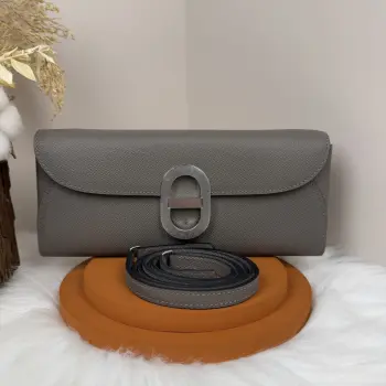 Chained Andre Pig Nose Crossbody Bag to go 24cm Epsom M4 Gris Pale Replica Hermes clutches