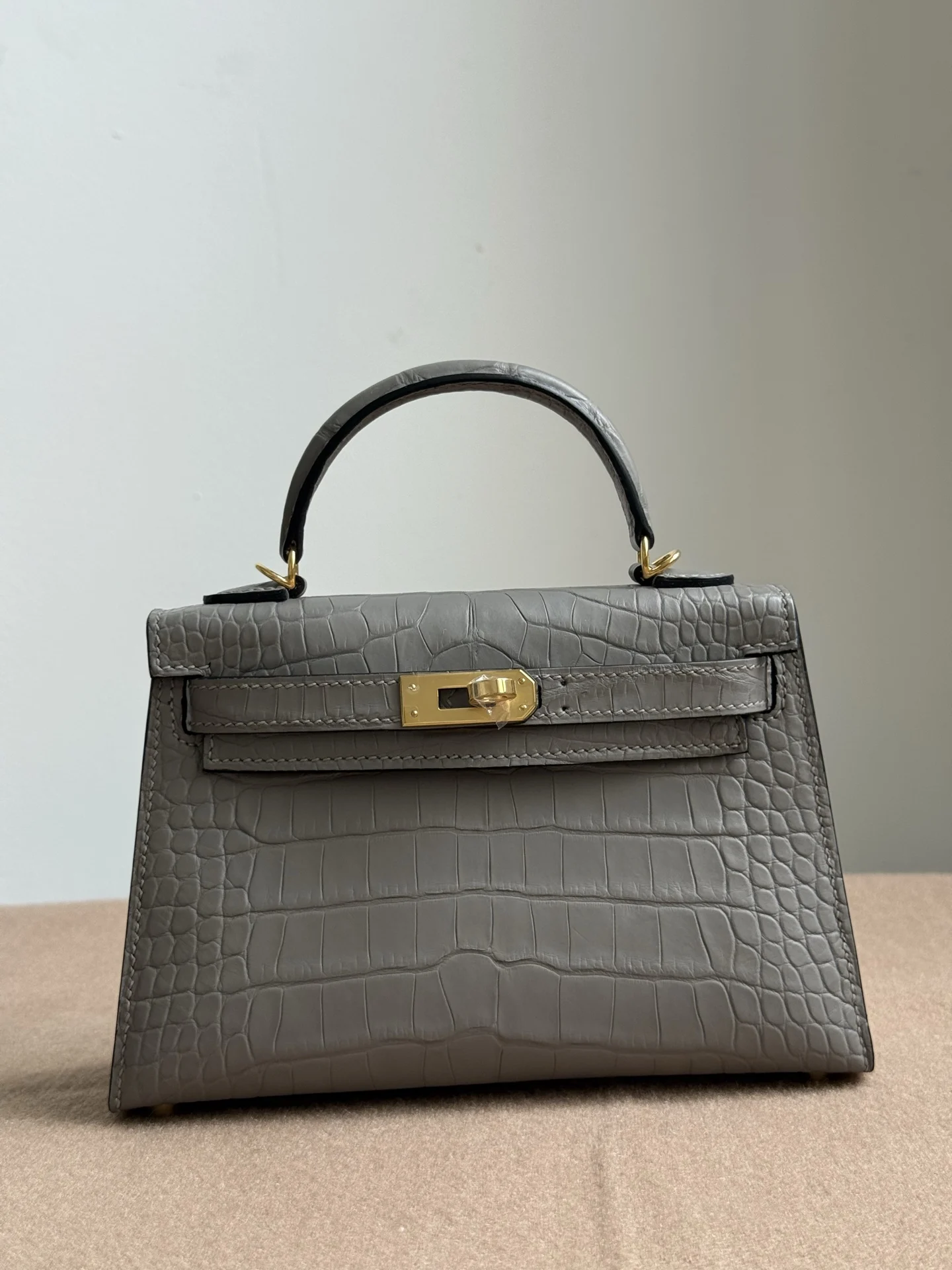 Hermes Kelly II 19cm Imported American Alligator Matte Leather Ladies Handbag Hermes Kelly II 19cm Imported American Alligator Matte Leather Ladies Handbag