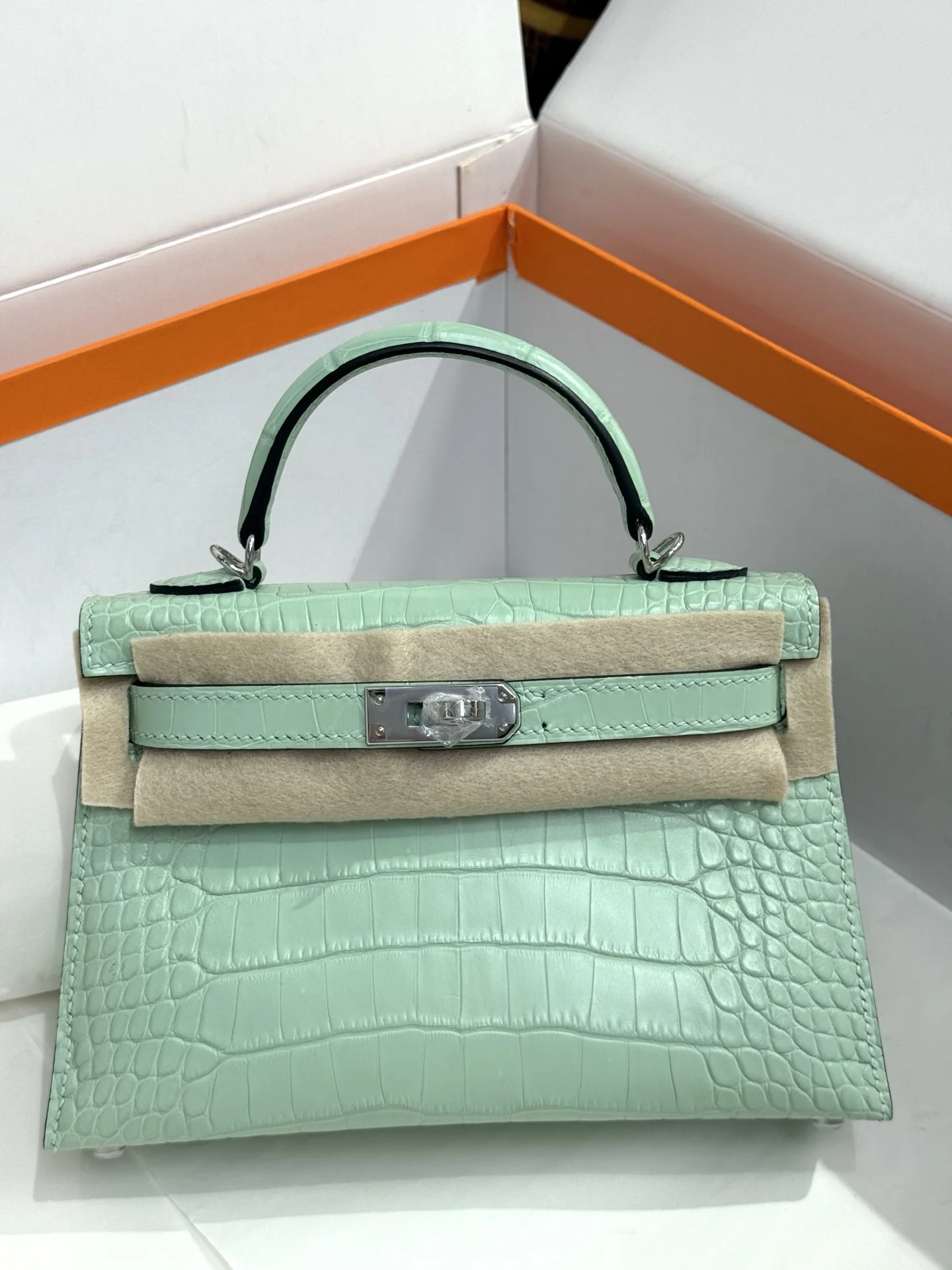 Hermes Kelly II 19cm Imported American Alligator Matte Leather Ladies Handbag Hermes Kelly II 19cm Imported American Alligator Matte Leather Ladies Handbag