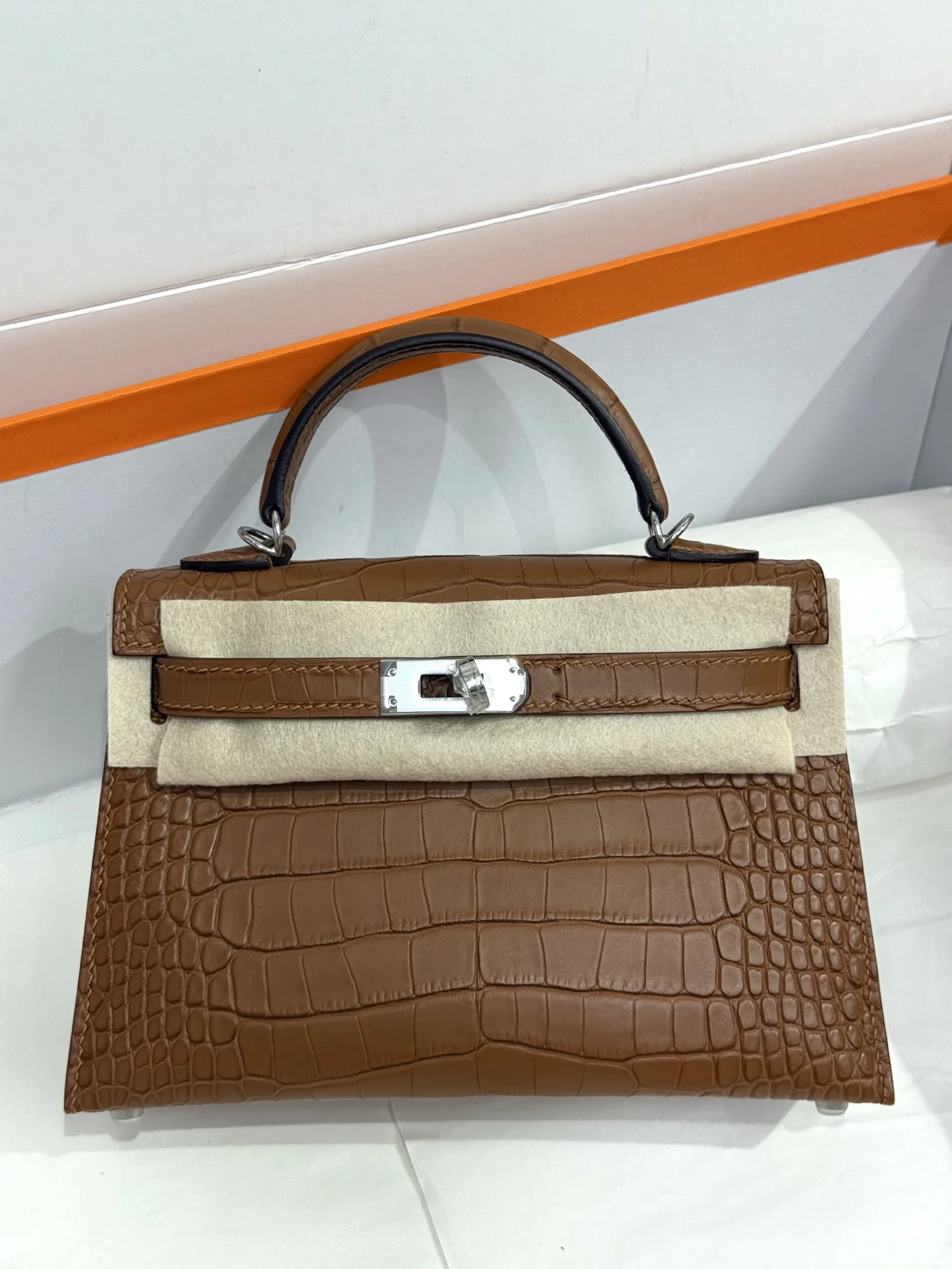 Hermes Kelly II 19cm Imported American Alligator Matte Leather Ladies Handbag Hermes Kelly II 19cm Imported American Alligator Matte Leather Ladies Handbag