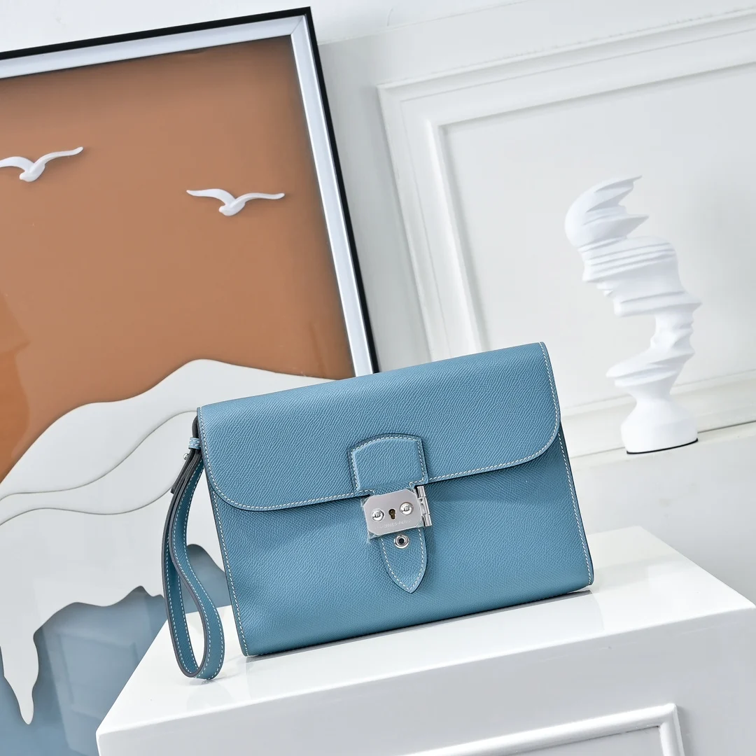 Hermes Sac a Depeches Messenger 21cm men s clutch