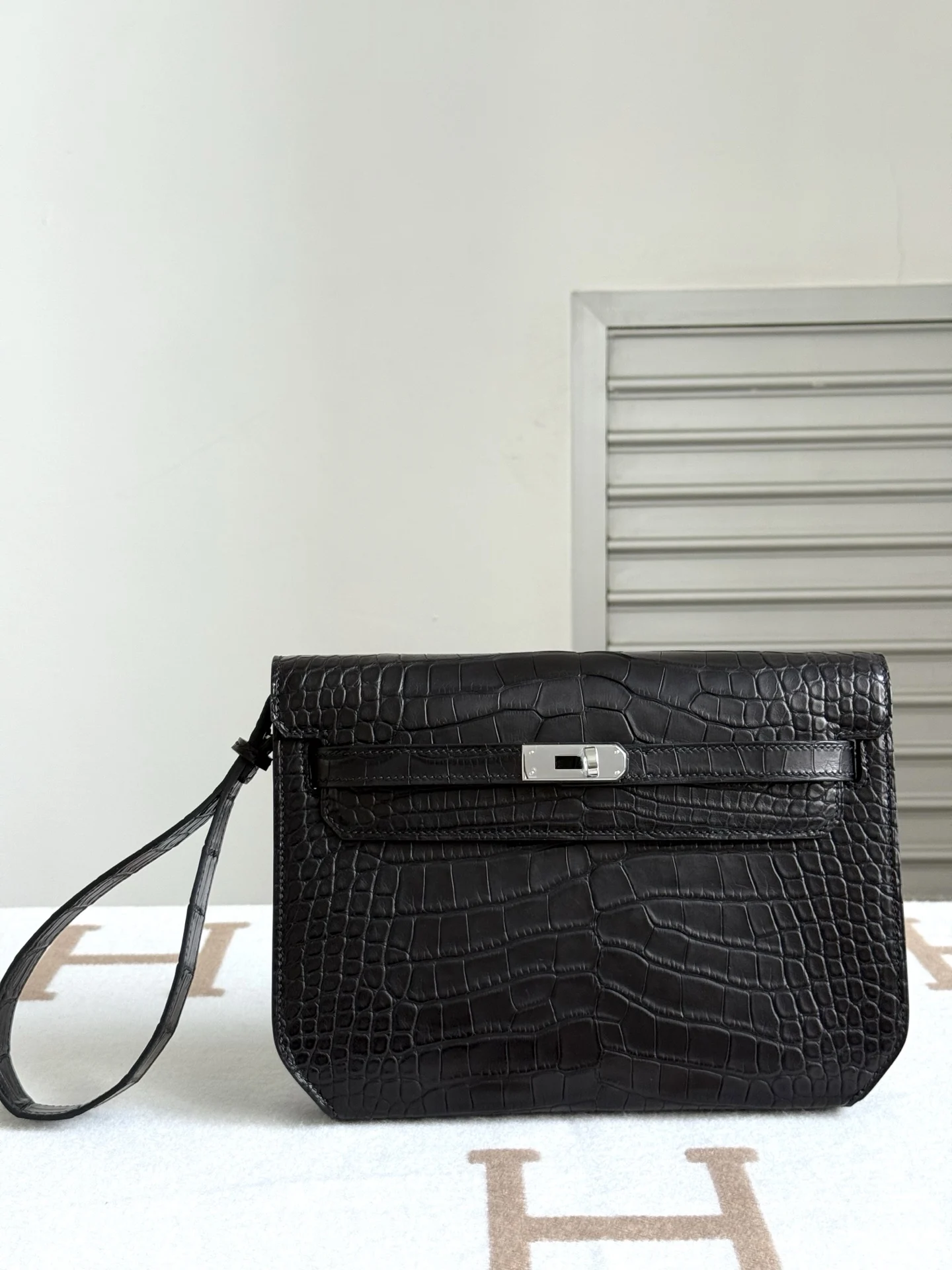 Hermes Kelly Depeches 25cm Clutch, Imported Matte Alligator Belly Leather, Handbag Hermes Kelly Depeches 25cm Clutch, Imported Matte Alligator Belly Leather, Handbag