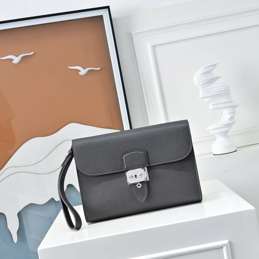 Hermes Sac a Depeches Messenger 21cm men s clutch