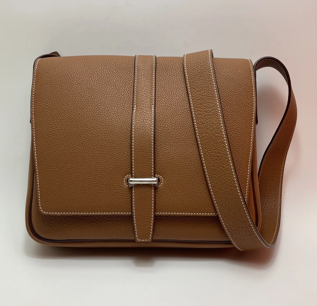 Hermes Steve Light Junior Messenger Bag Crossbody Bag 27cm Men s Bag Crossbody Bag Hermes Steve Light Junior Messenger Bag Crossbody Bag 27cm Men s Bag Crossbody Bag