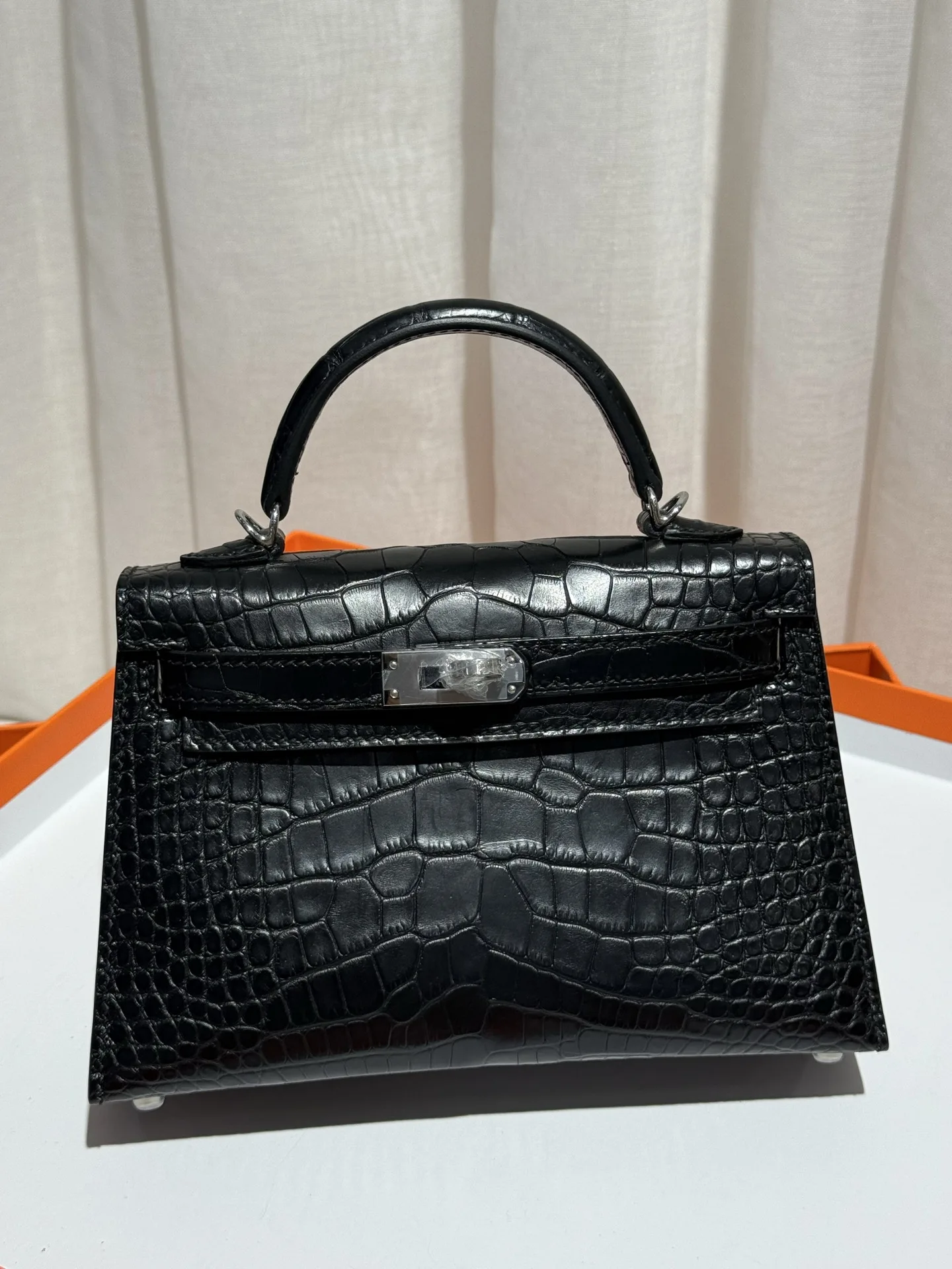 Hermes Kelly II 19cm Imported American Alligator Matte Leather Ladies Handbag Hermes Kelly II 19cm Imported American Alligator Matte Leather Ladies Handbag