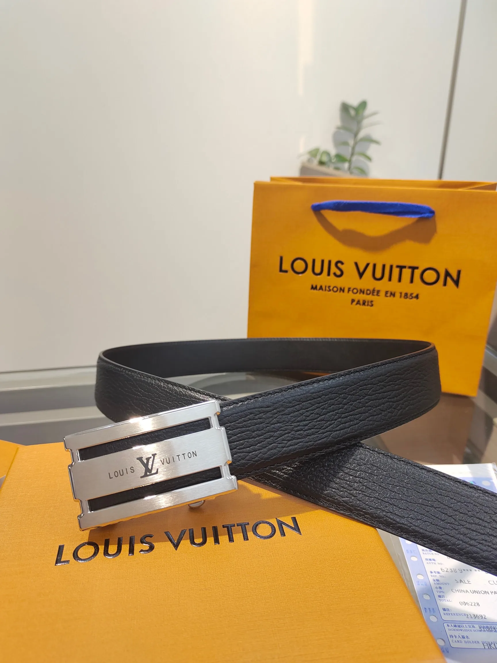 Louis Vuitton 35mm Width Men s Automatic Leather Belt, Automatic Smooth Buckle Waist Belt