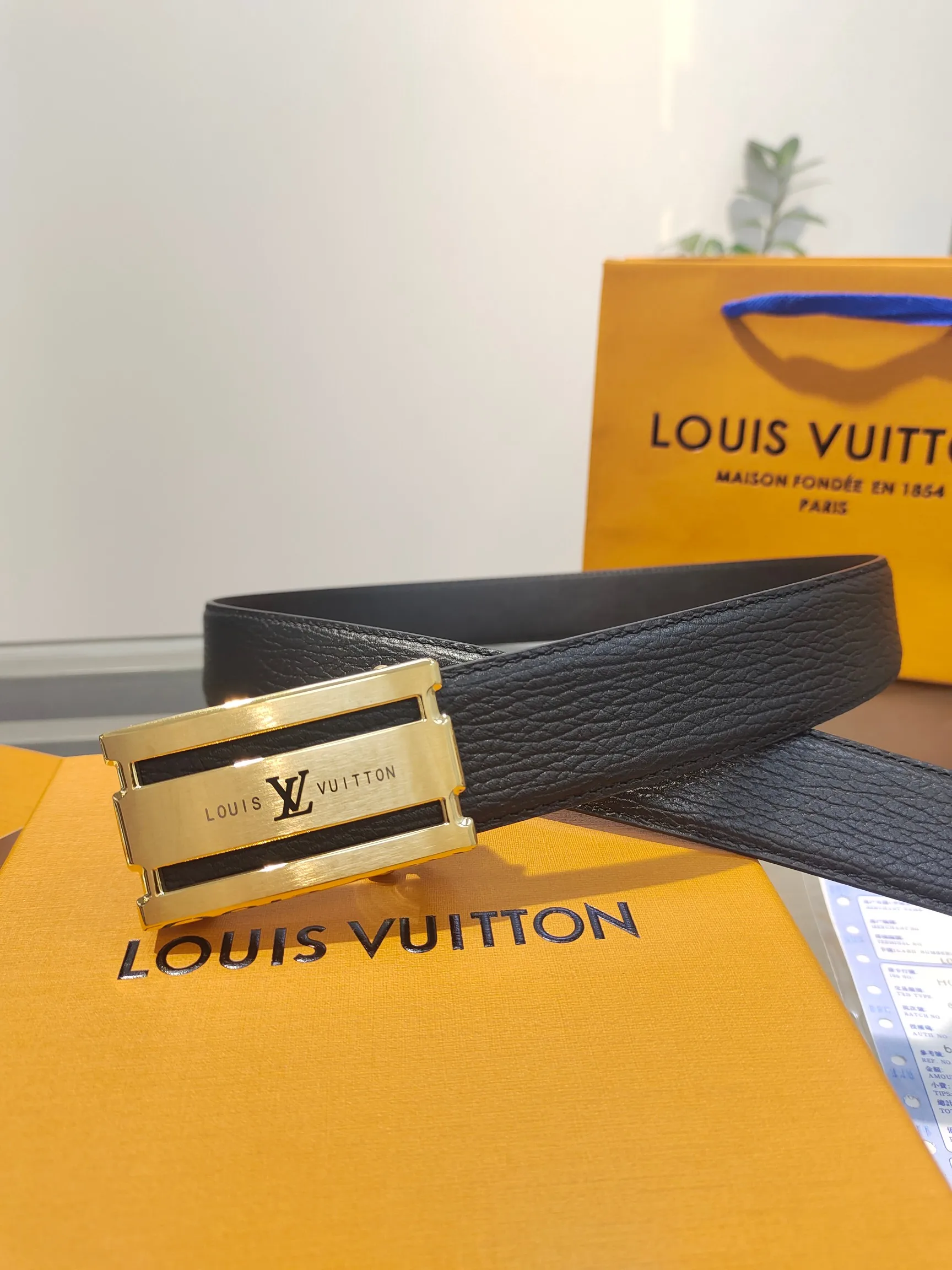 Louis Vuitton 35mm Width Men s Automatic Leather Belt, Automatic Smooth Buckle Waist Belt