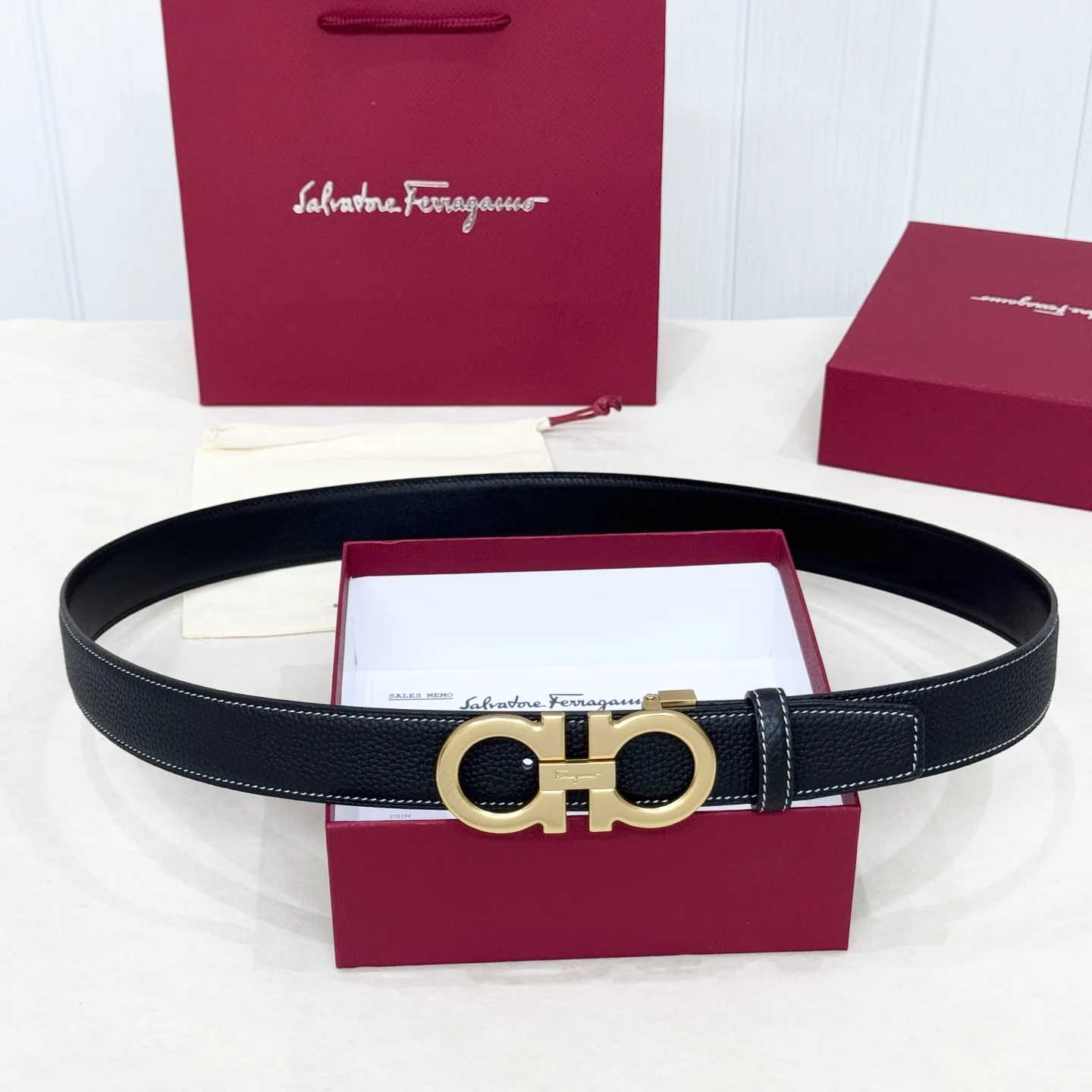 Ferragamo Bespoke Men s Leather Belt - Reversible