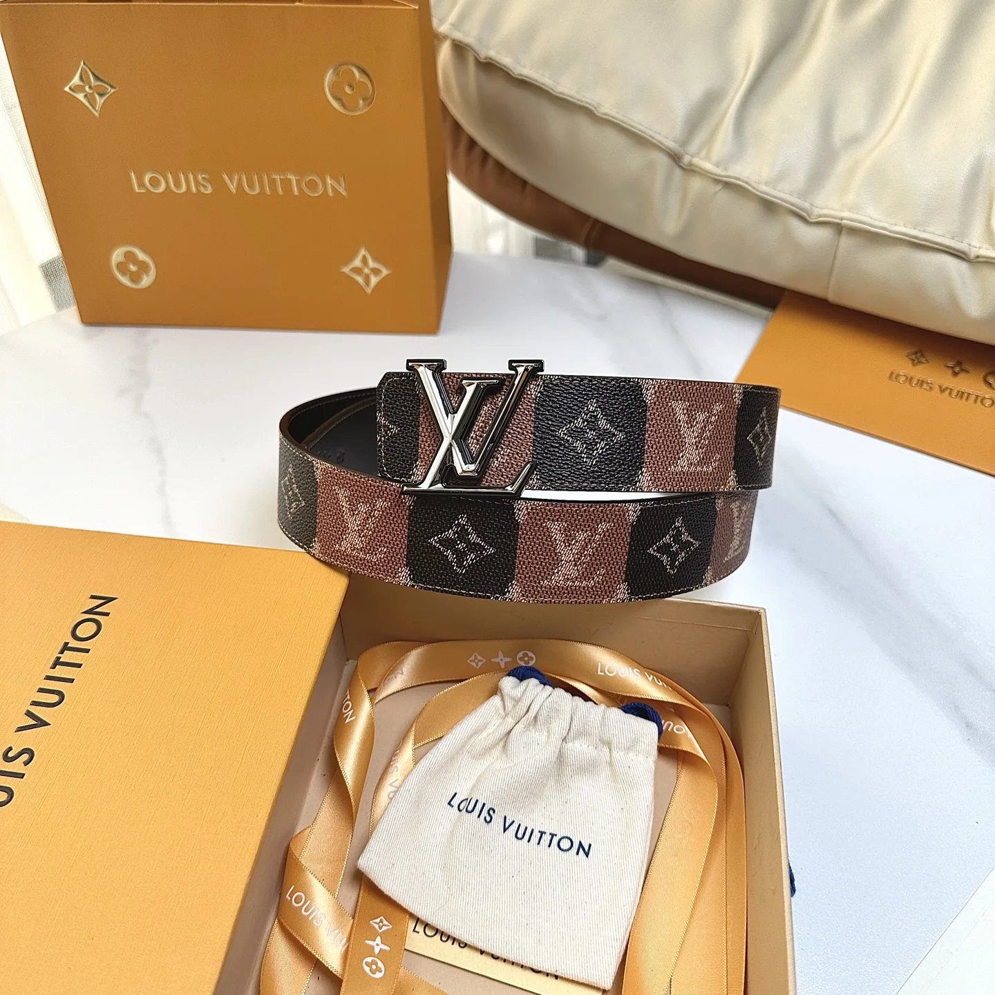 Louis Vuitton 40mm wide reversible men s leather belt