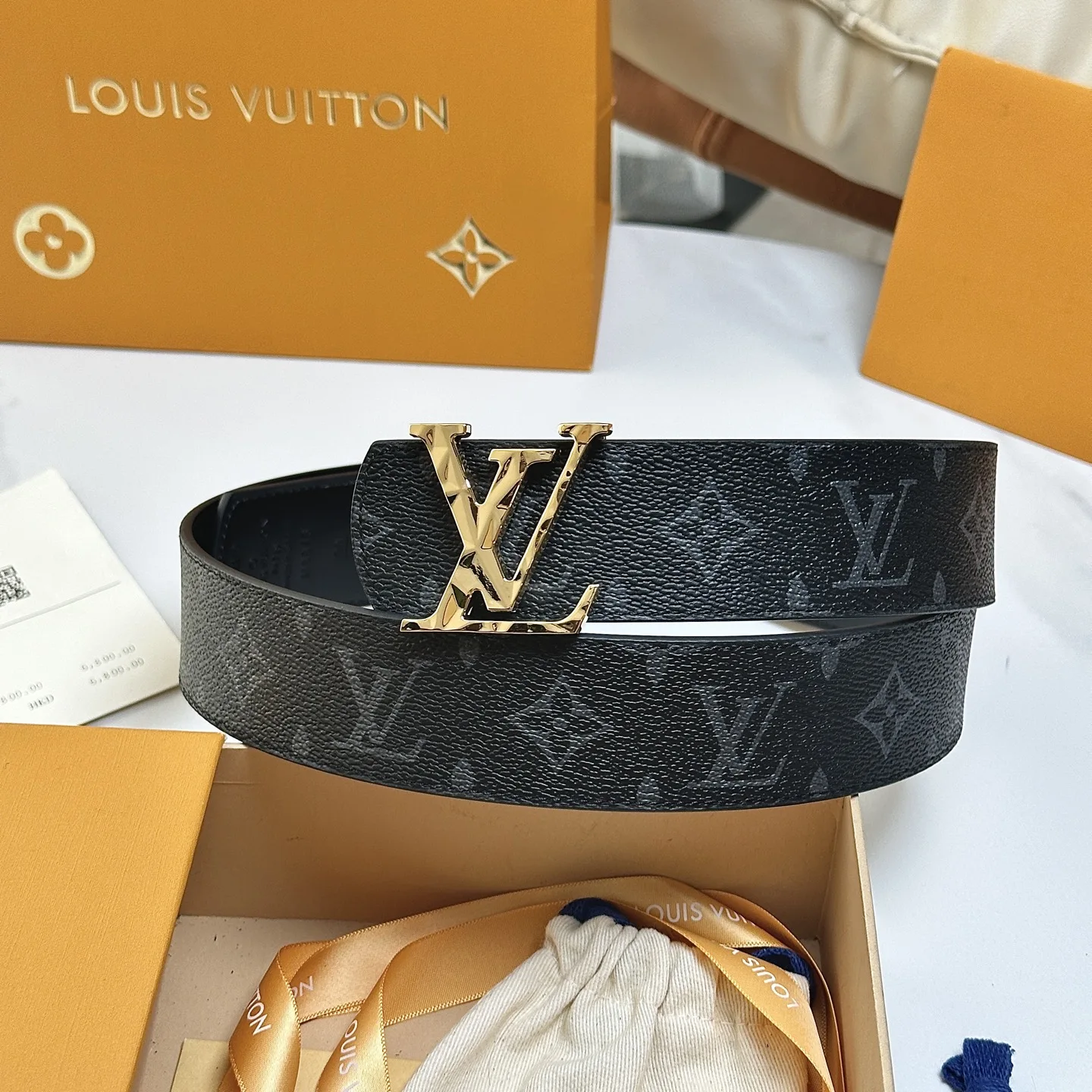 Louis Vuitton 40mm wide reversible men s leather belt