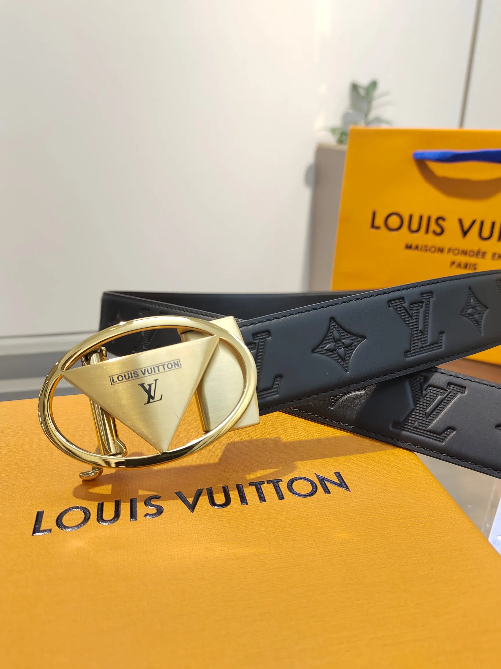 Louis Vuitton 35mm width men s automatic leather belt, automatic smooth buckle belt