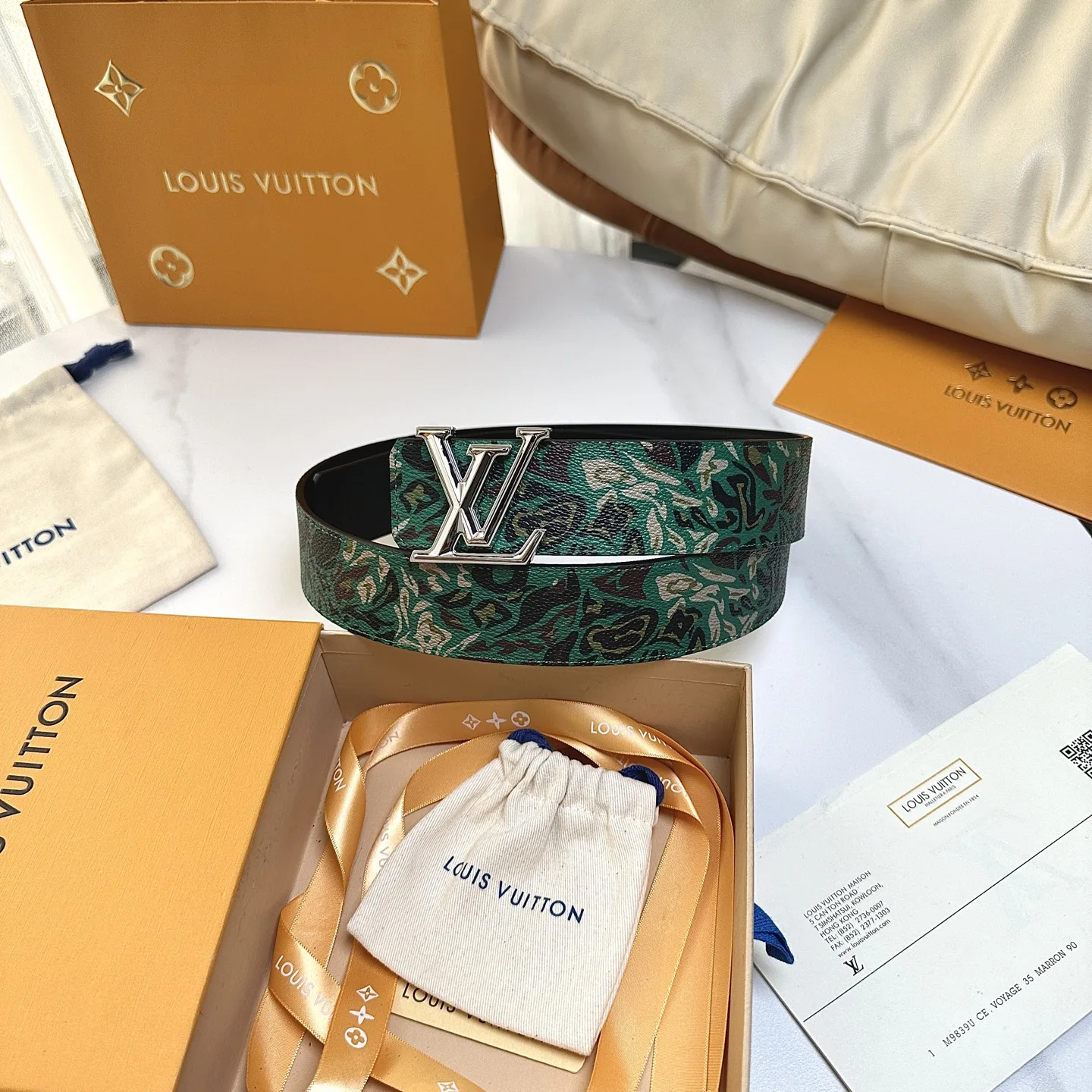 Louis Vuitton 40mm wide reversible men s leather belt