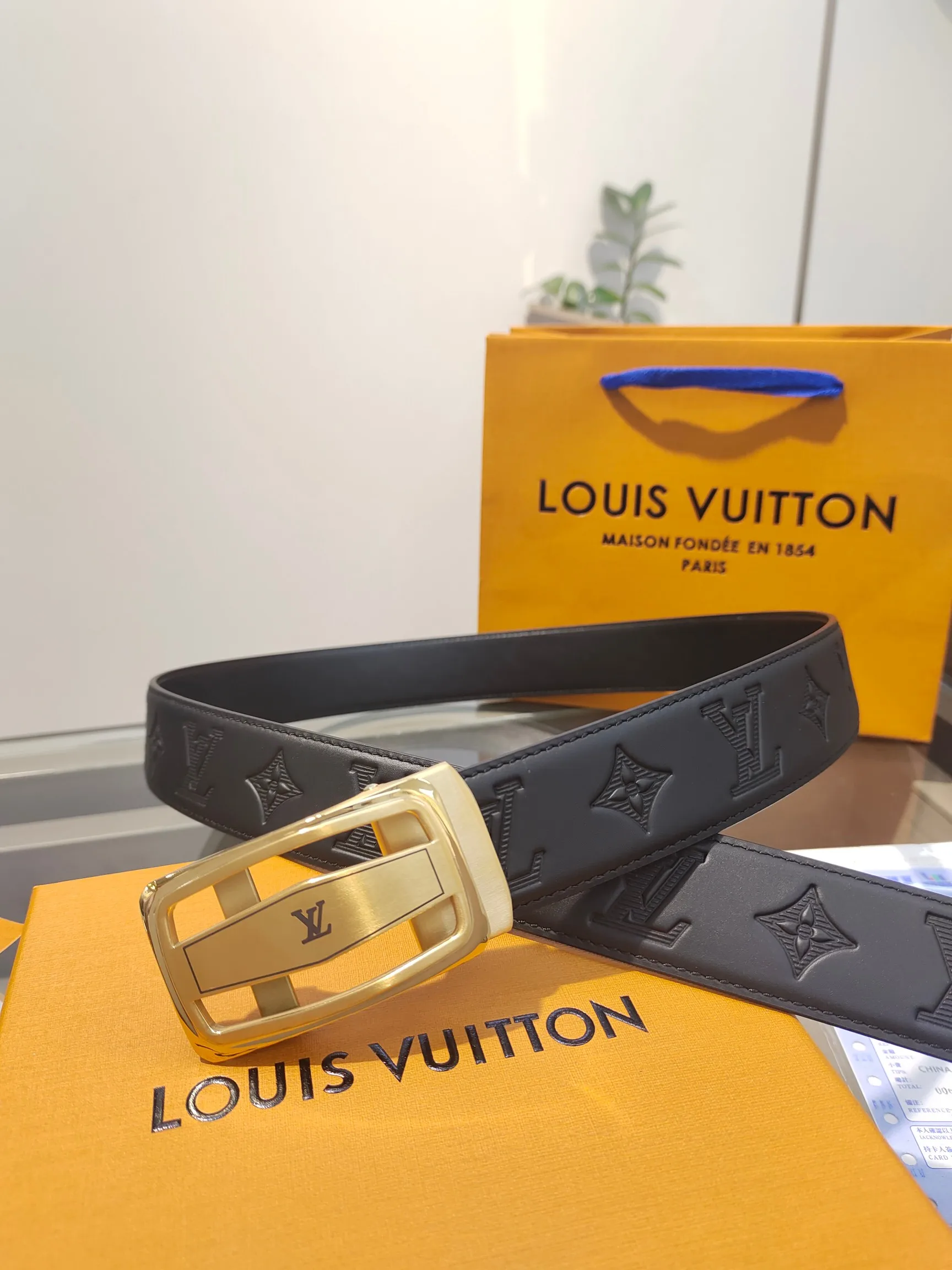 Louis Vuitton 35mm Width Men s Automatic Leather Belt, Automatic Smooth Buckle Waist Belt
