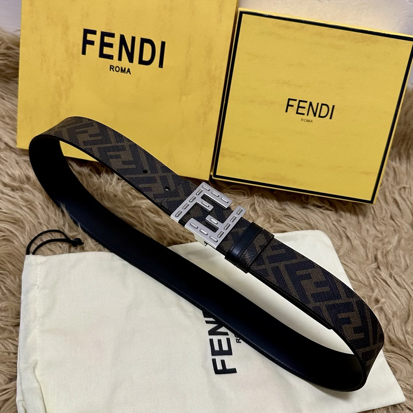 Fendi Cuoio Romano 4.0CM Reversible Belt with Double Loop for Men