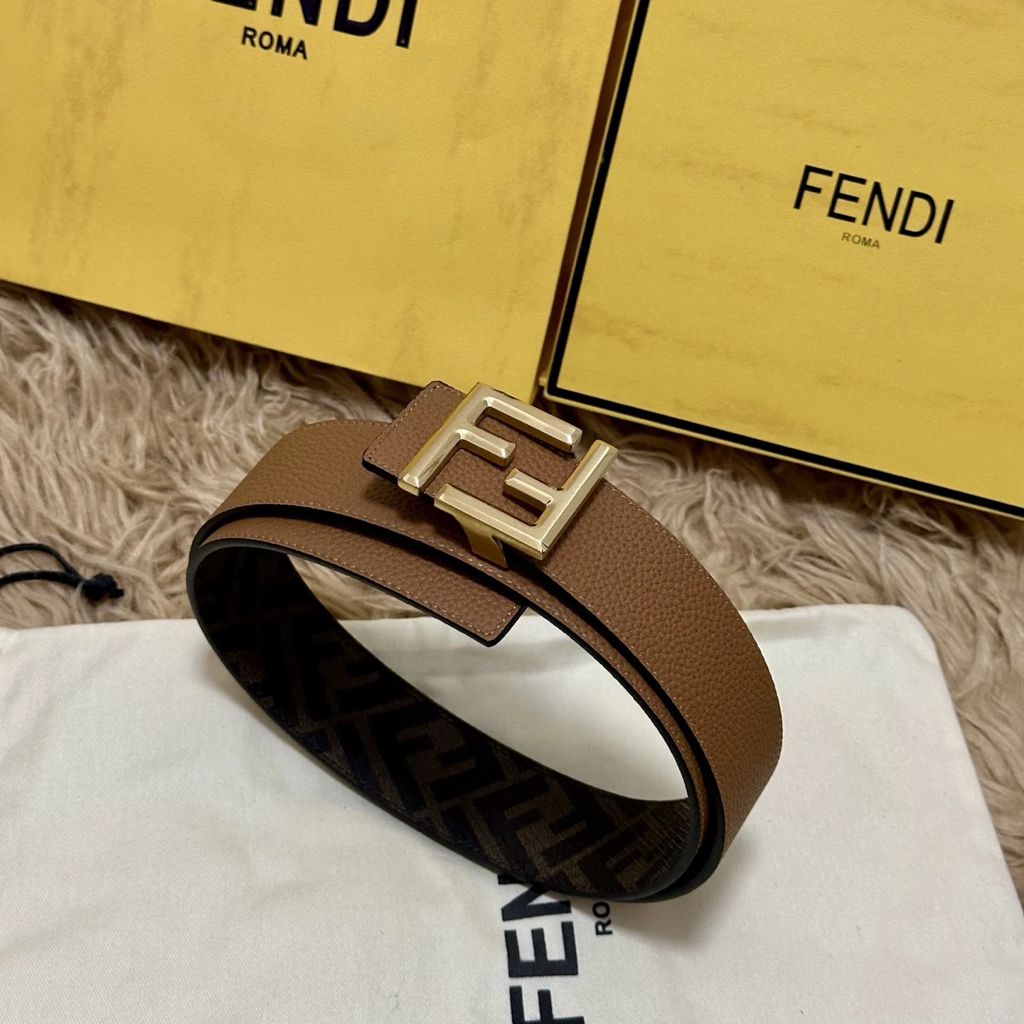 Fendi Cuoio Romano 4.0CM Reversible Belt with Double Loop for Men