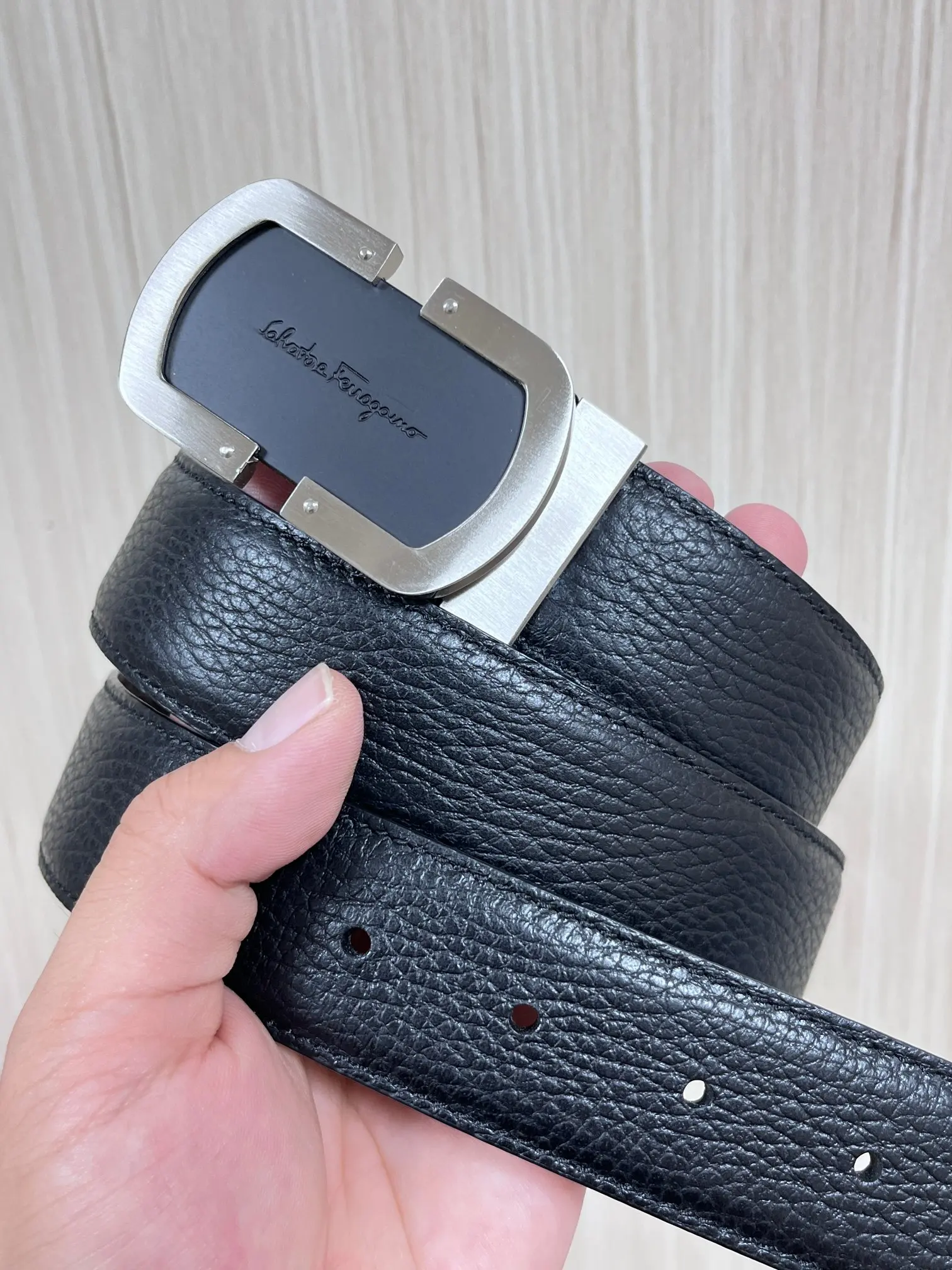 Ferragamo 3.5cm width, custom-made men s leather belt, reversible.