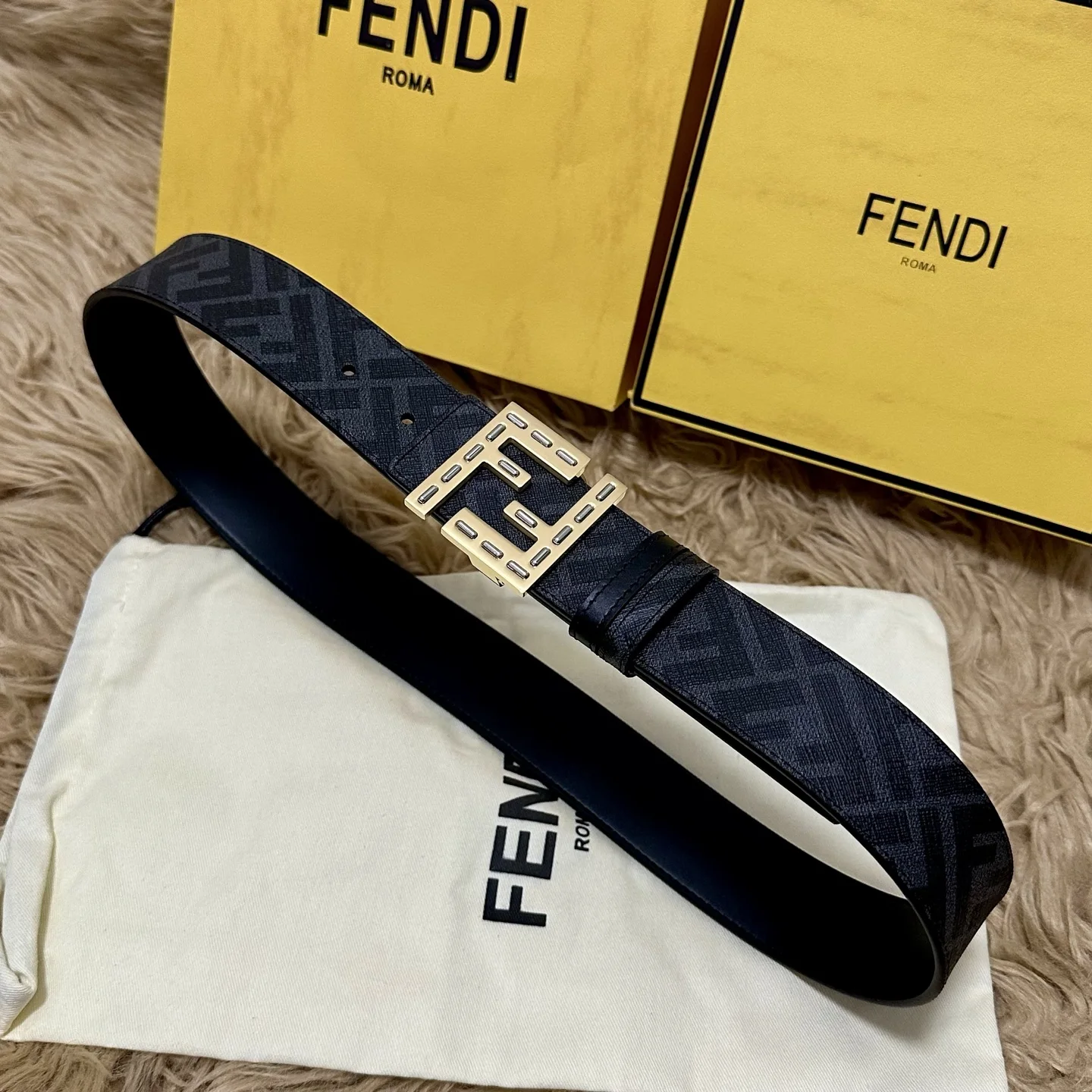 Fendi Cuoio Romano 4.0CM Reversible Belt with Double Loop for Men