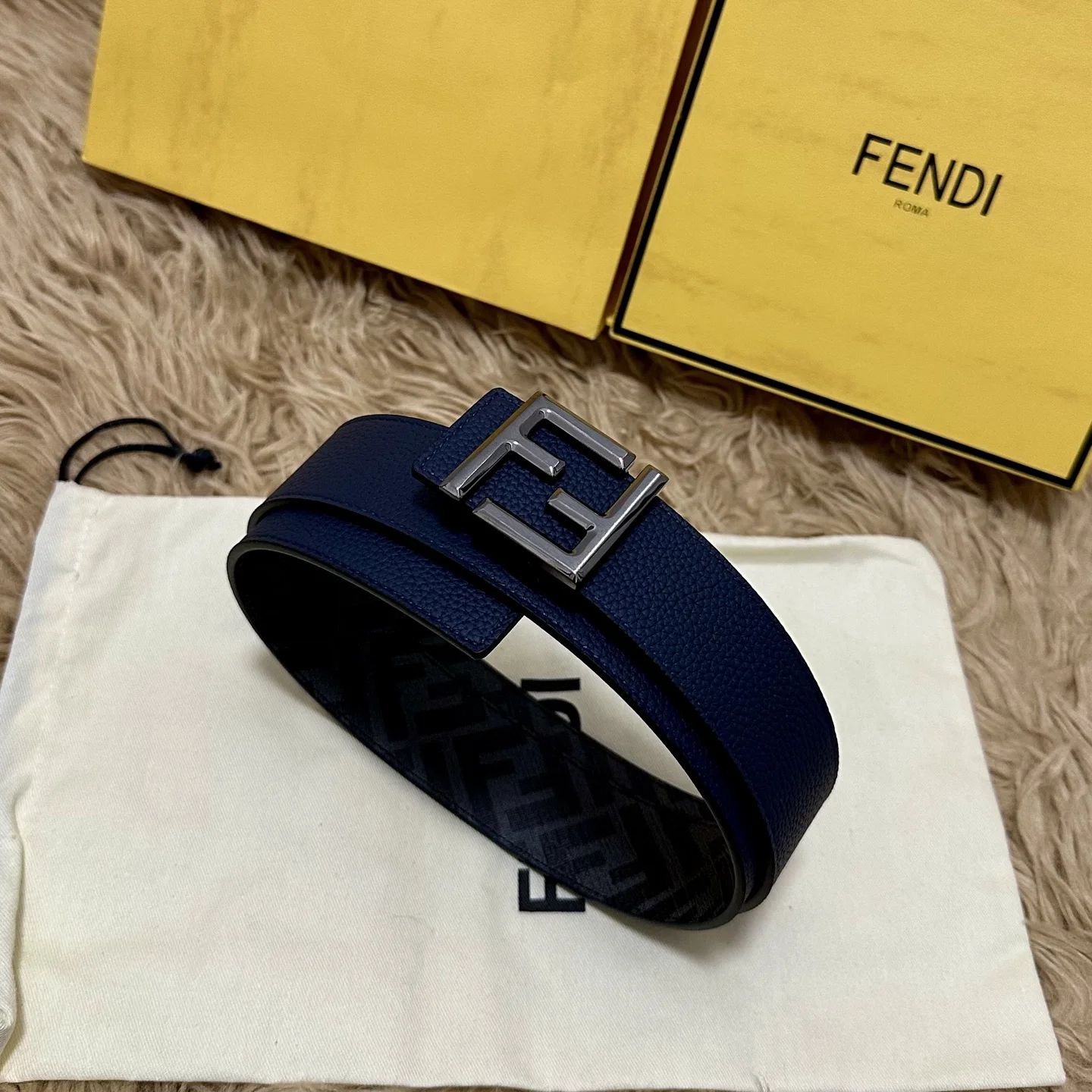 Fendi Cuoio Romano 4.0CM Reversible Belt with Double Loop for Men
