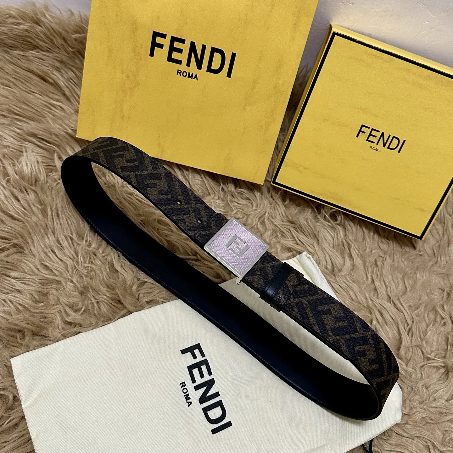 Fendi Cuoio Romano 4.0CM Reversible Belt with Double Loop for Men