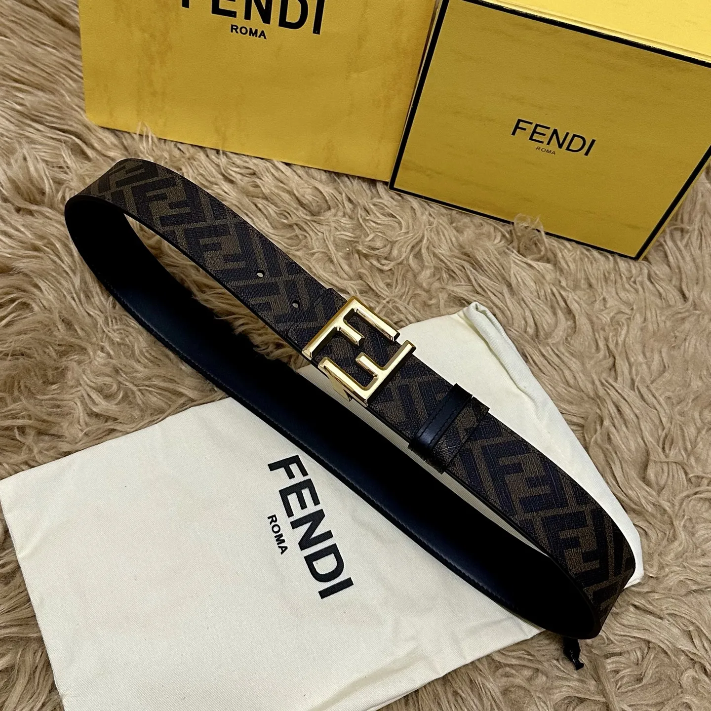 Fendi Cuoio Romano 4.0CM Reversible Belt with Double Loop for Men