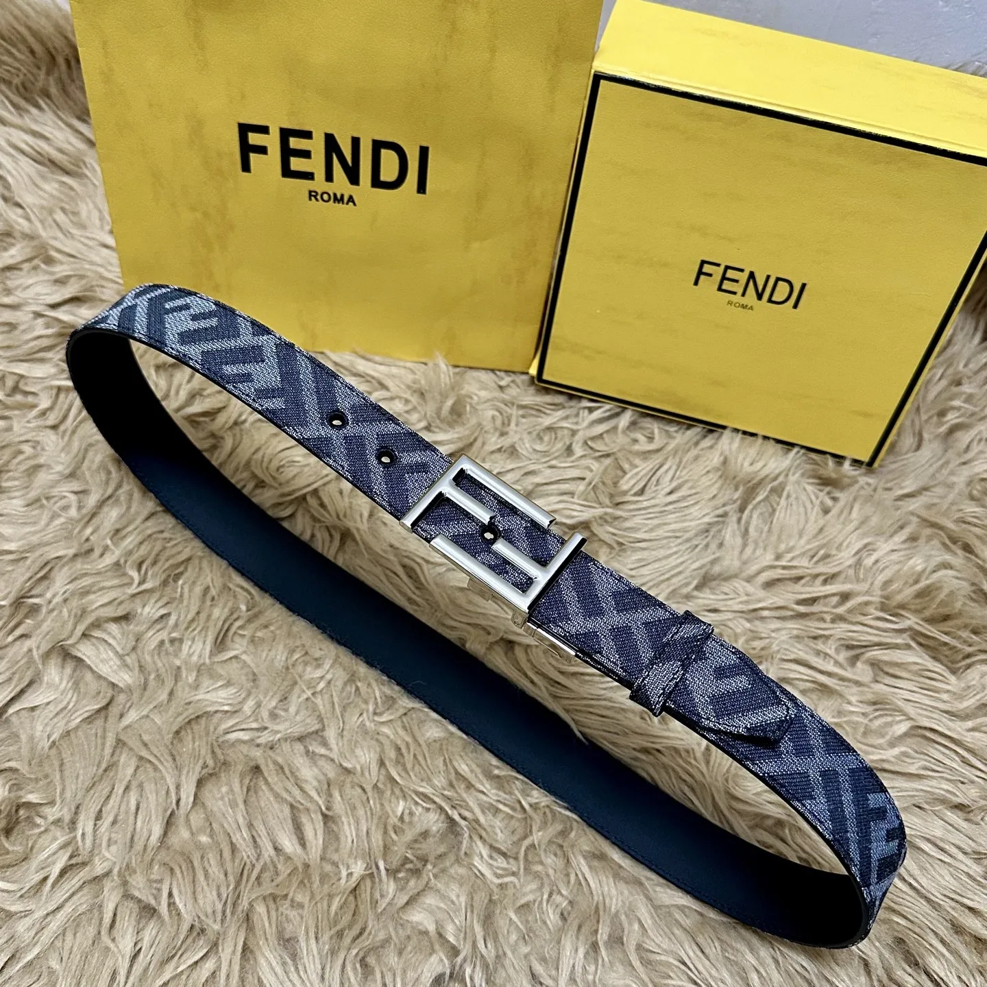 Fendi 3.5CM FF motif men s classic leather belt Fendi 3.5CM FF motif men s classic leather belt