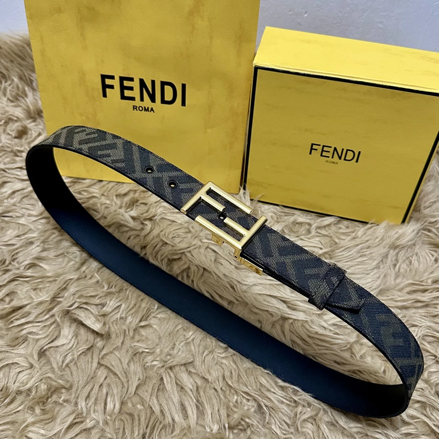 Fendi 3.5CM FF motif men s classic leather belt Fendi 3.5CM FF motif men s classic leather belt