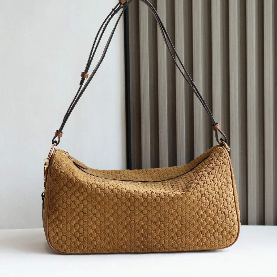 Gucci 862530 Half Horsebit Large Shoulder Bag