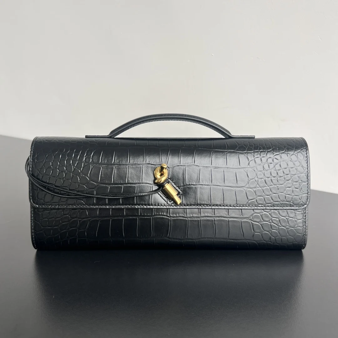Bottega Veneta 741511 Crocodile-Embossed Clutch Long Wallet