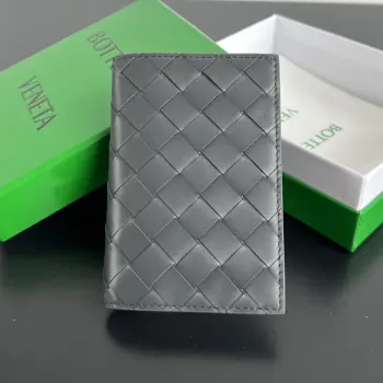 607482 New Leather Passport Holder Replica Bottega Veneta wallets