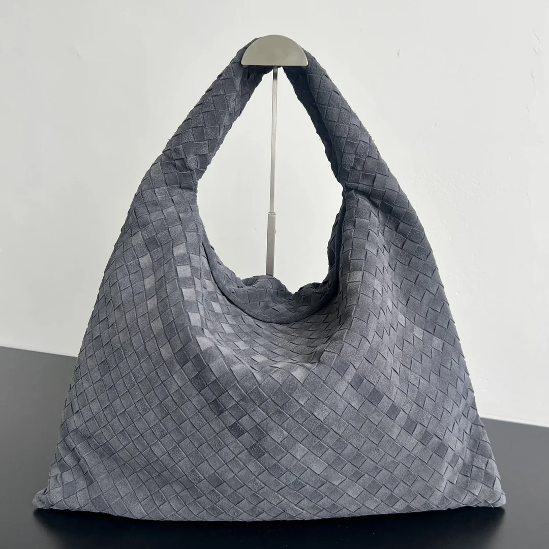 Bottega Veneta 763970 Yangjin Large HOP Cowhide Leather Women s Shoulder Bag Bottega Veneta 763970 Yangjin Large HOP Cowhide Leather Women s Shoulder Bag