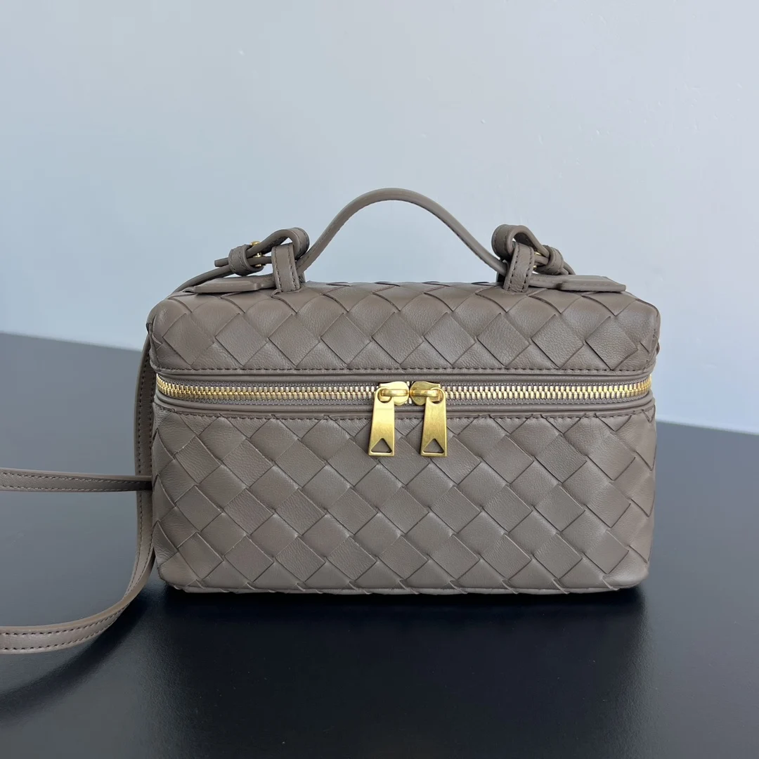 Bottega Veneta 789109 New Vanity Case Cord Cosmetic Bag Crossbody Bag