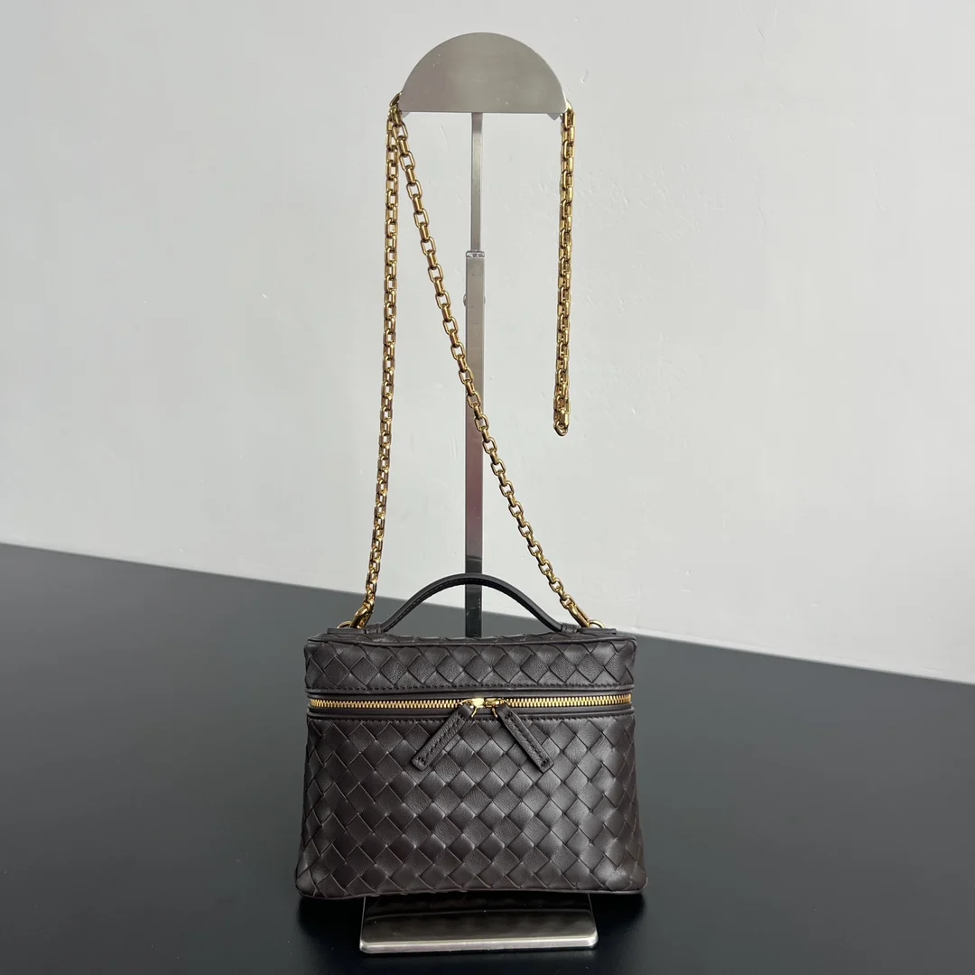 Bottega Veneta 843800 Soft Vanity Chain Pouch Handbag Crossbody Bag