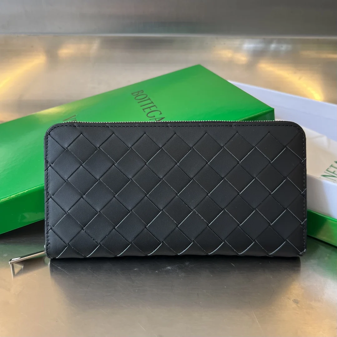 Bottega Veneta 593217 Men s Braided Leather Wallet