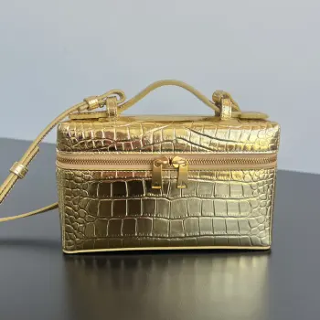 789109 New Vanity Case Crocodile-Embossed Makeup Bag Replica Bottega Veneta womens bags