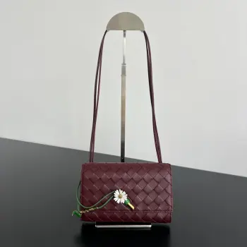 838870 Andiamo Crinkled Lambskin Crossbody Bag Envelope Crossbody Bag Replica Bottega Veneta womens bags