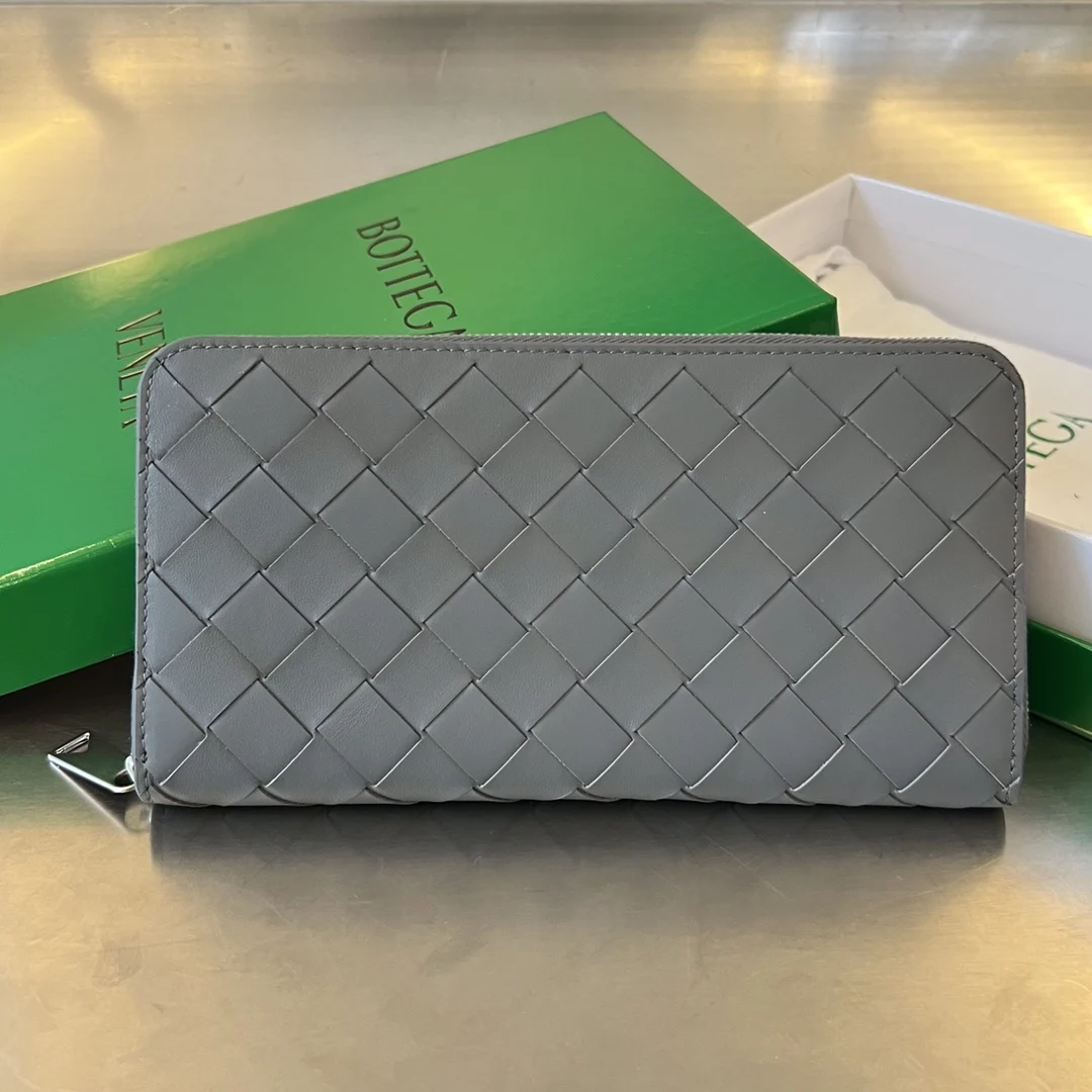 Bottega Veneta 593217 Men s Braided Leather Wallet